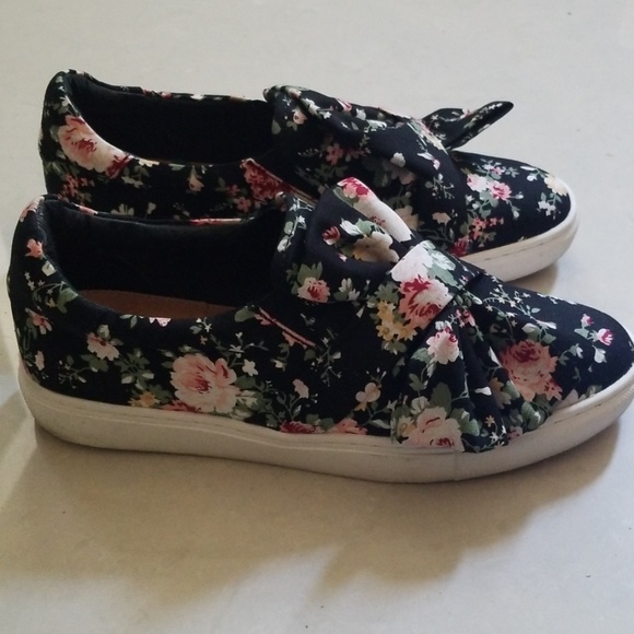 Floral Halogen Espadrilles - Picture 2 of 4